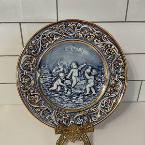 VTG Capodimonte Cherubs wall plate plaque raised putti